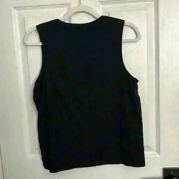 Old Navy everywear sleeveless vneck tshirt - Picture 3 of 5